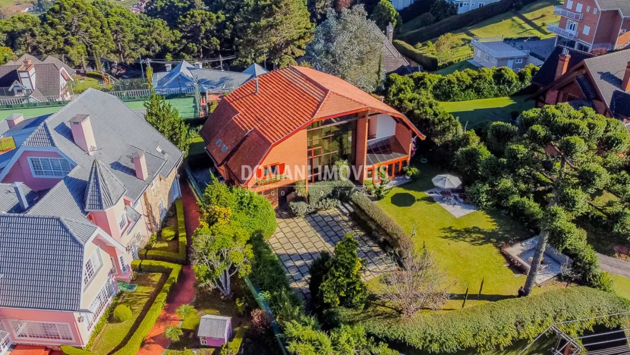 Casa à venda de 1.805 m² em Campos do Jordão, SP, Brasil