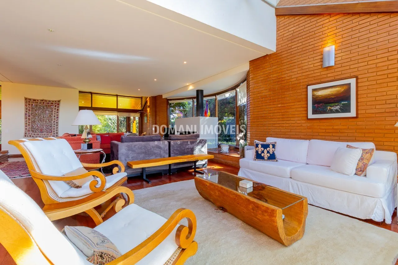 Casa à venda de 1.805 m² em Campos do Jordão, SP, Brasil