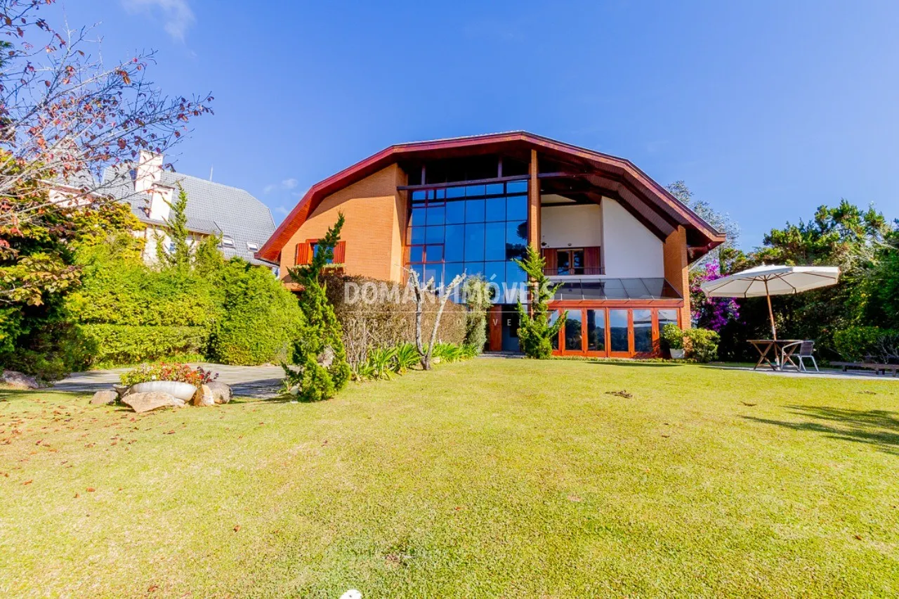 Casa à venda de 1.805 m² em Campos do Jordão, SP, Brasil