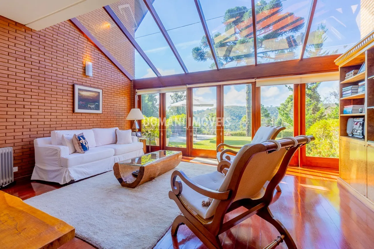 Casa à venda de 1.805 m² em Campos do Jordão, SP, Brasil