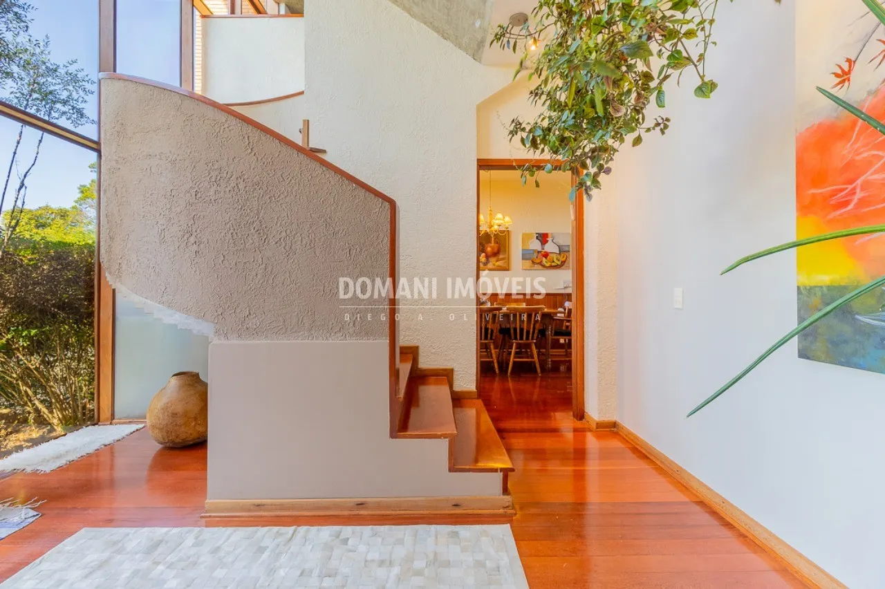 Casa à venda de 1.805 m² em Campos do Jordão, SP, Brasil