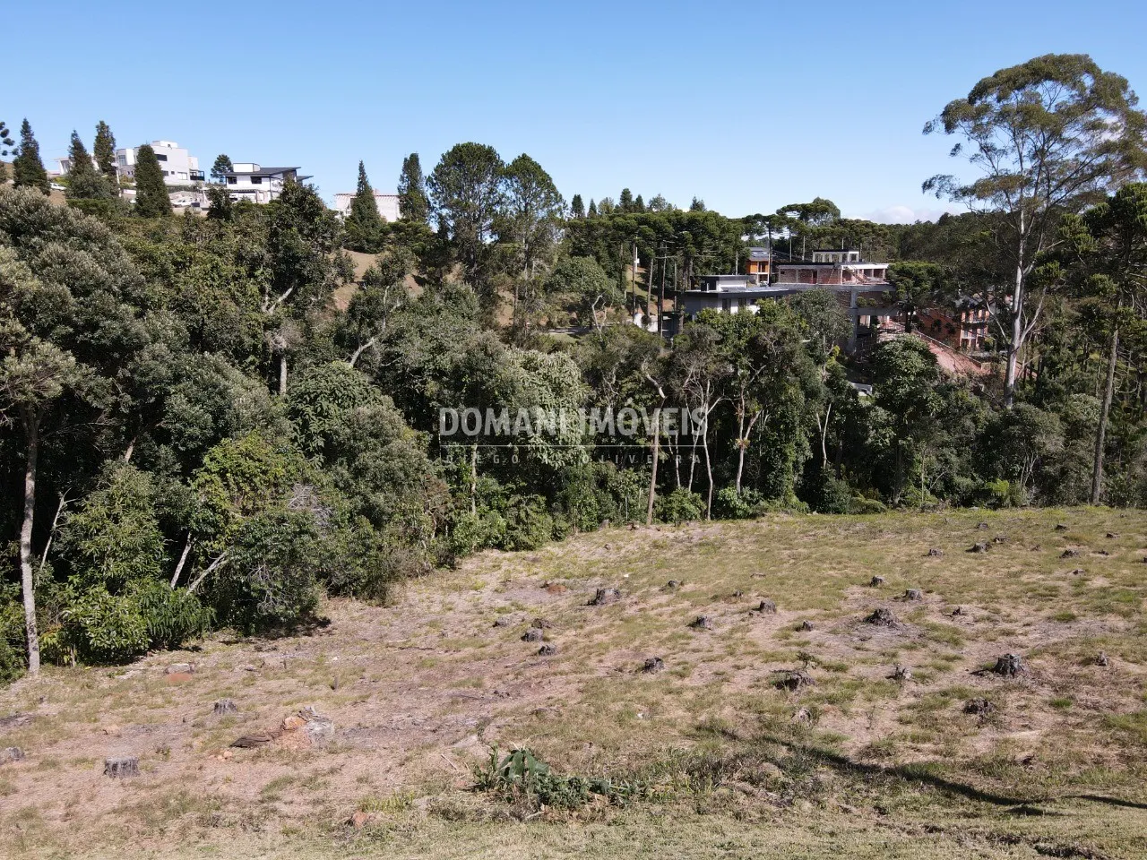 Terreno à venda de 1.350 m² em Campos do Jordão, SP, Brasil