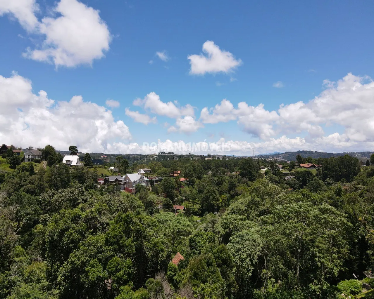 Terreno à venda de 1.080 m² em Campos do Jordão, SP, Brasil