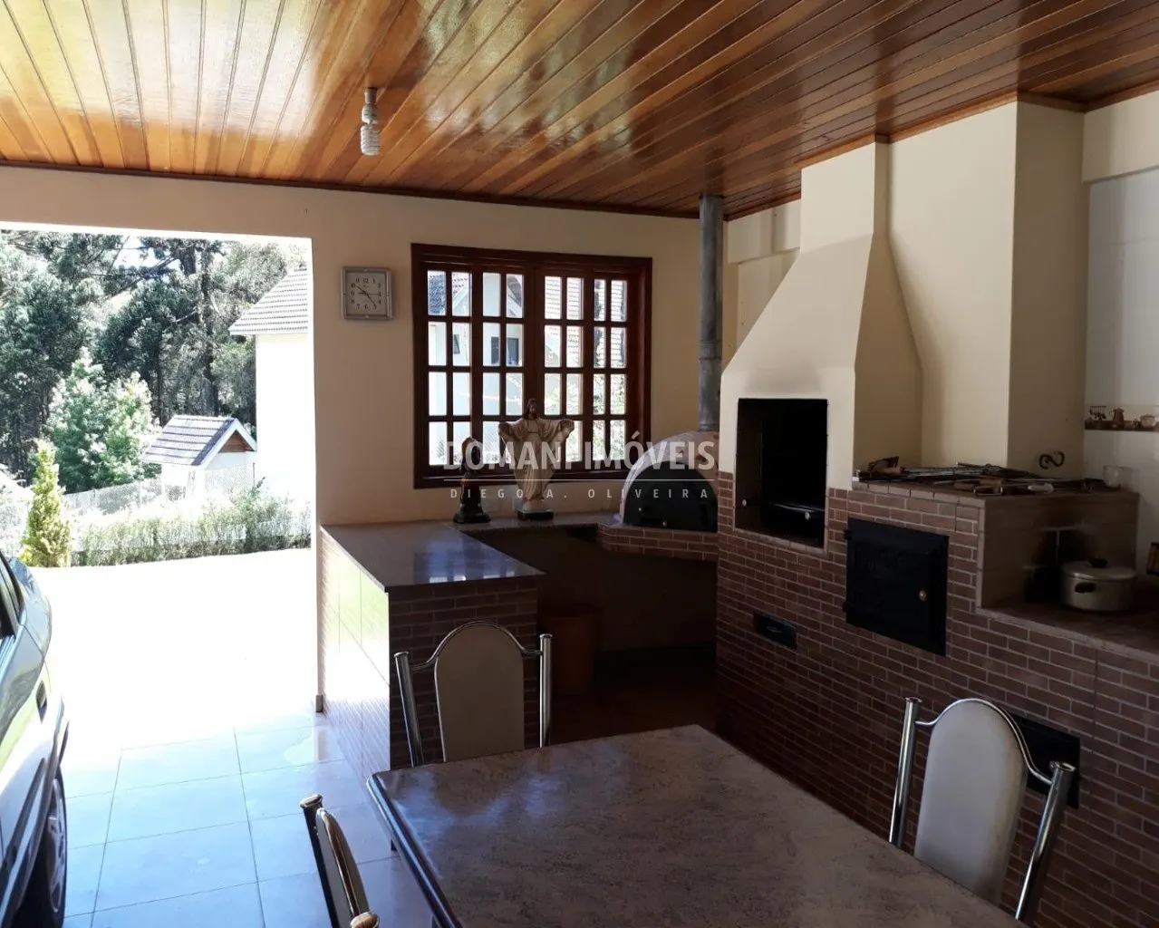 Casa à venda de 2.050 m² em Campos do Jordão, SP, Brasil