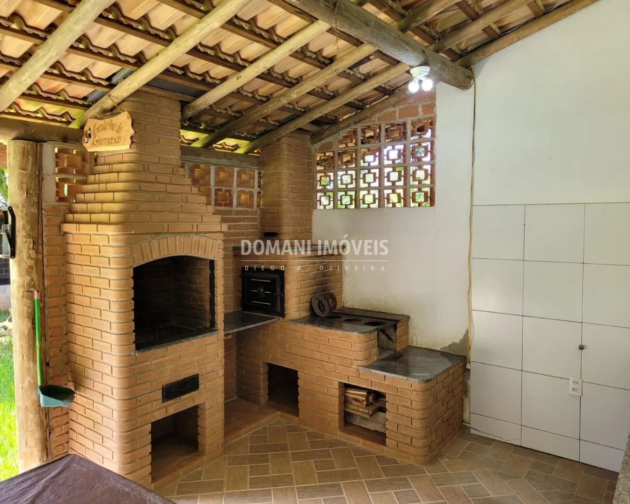 Casa à venda de 1.210 m² em Pindamonhangaba, SP, Brasil