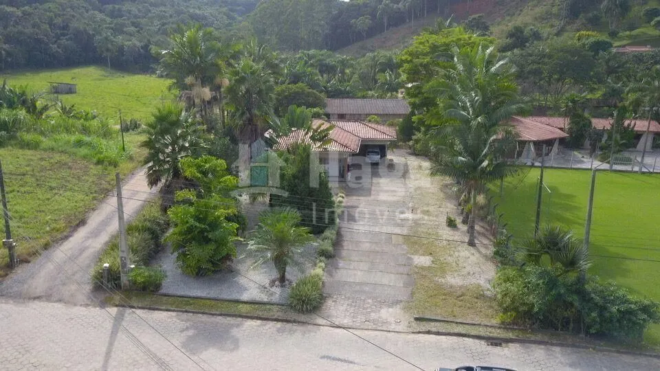 Casa à venda de 1.200 m² em Nova Trento, SC, Brasil
