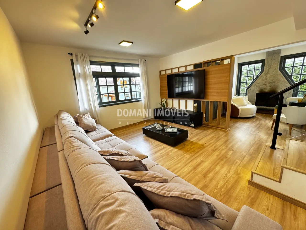 Casa à venda de 1.430 m² em Campos do Jordão, SP, Brasil