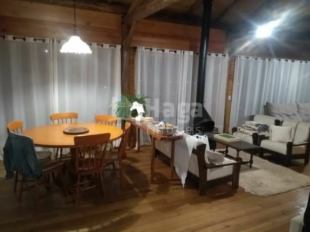 Casa à venda de 190 m² em Tijucas, SC, Brasil