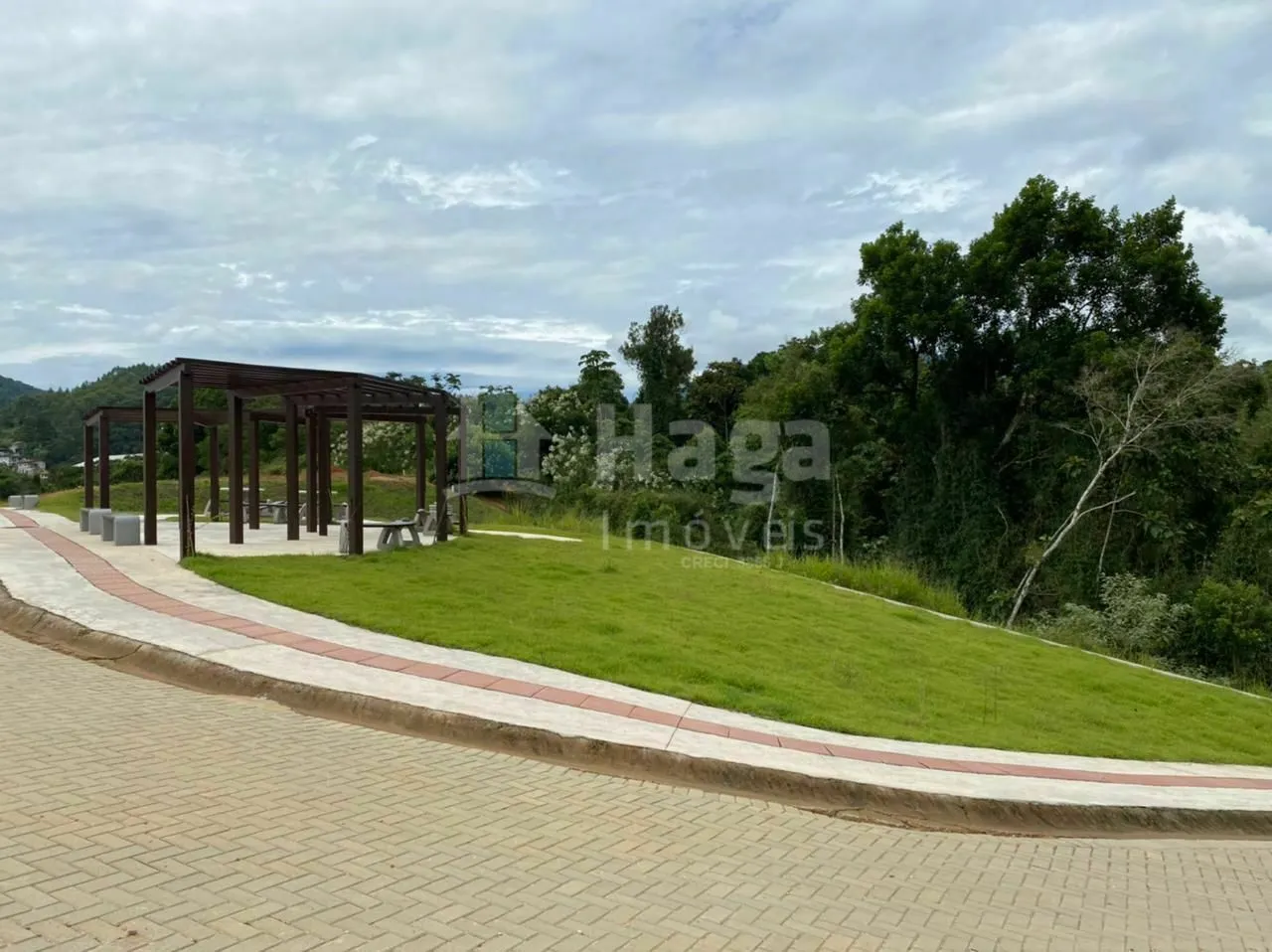 Terreno à venda de 280 m² em Brusque, SC, Brasil