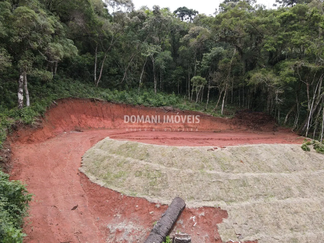 Terreno à venda de 965 m² em Campos do Jordão, SP, Brasil
