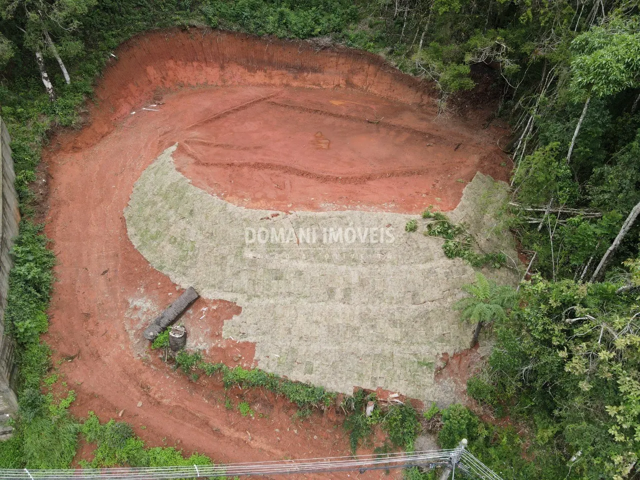 Terreno à venda de 965 m² em Campos do Jordão, SP, Brasil