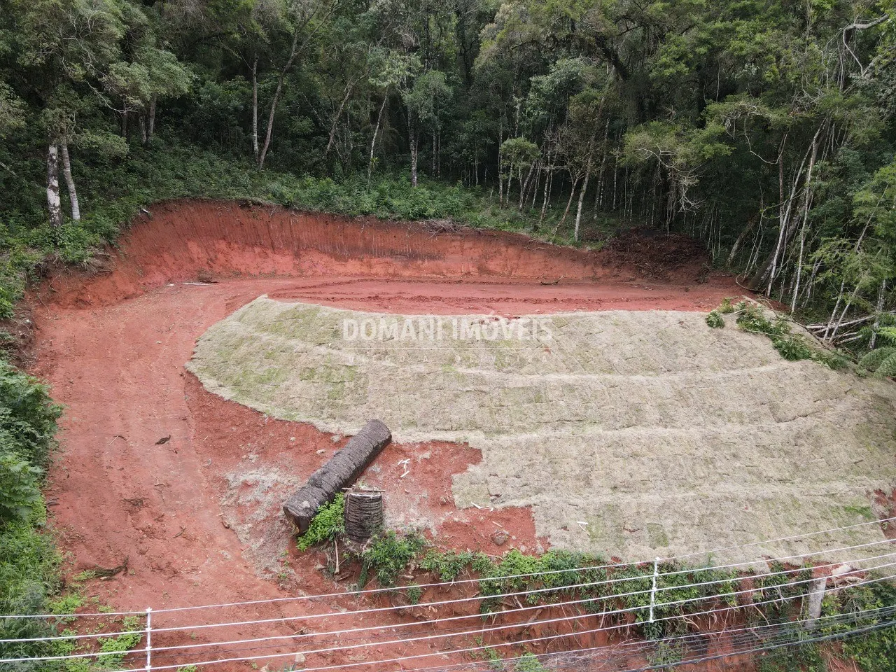 Terreno à venda de 965 m² em Campos do Jordão, SP, Brasil