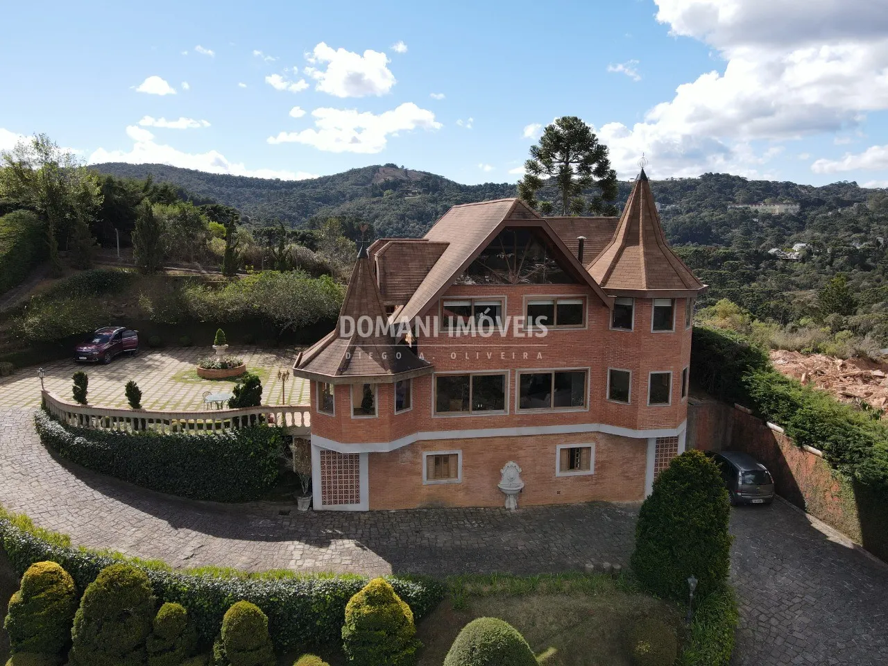 Casa à venda de 1.460 m² em Campos do Jordão, SP, Brasil