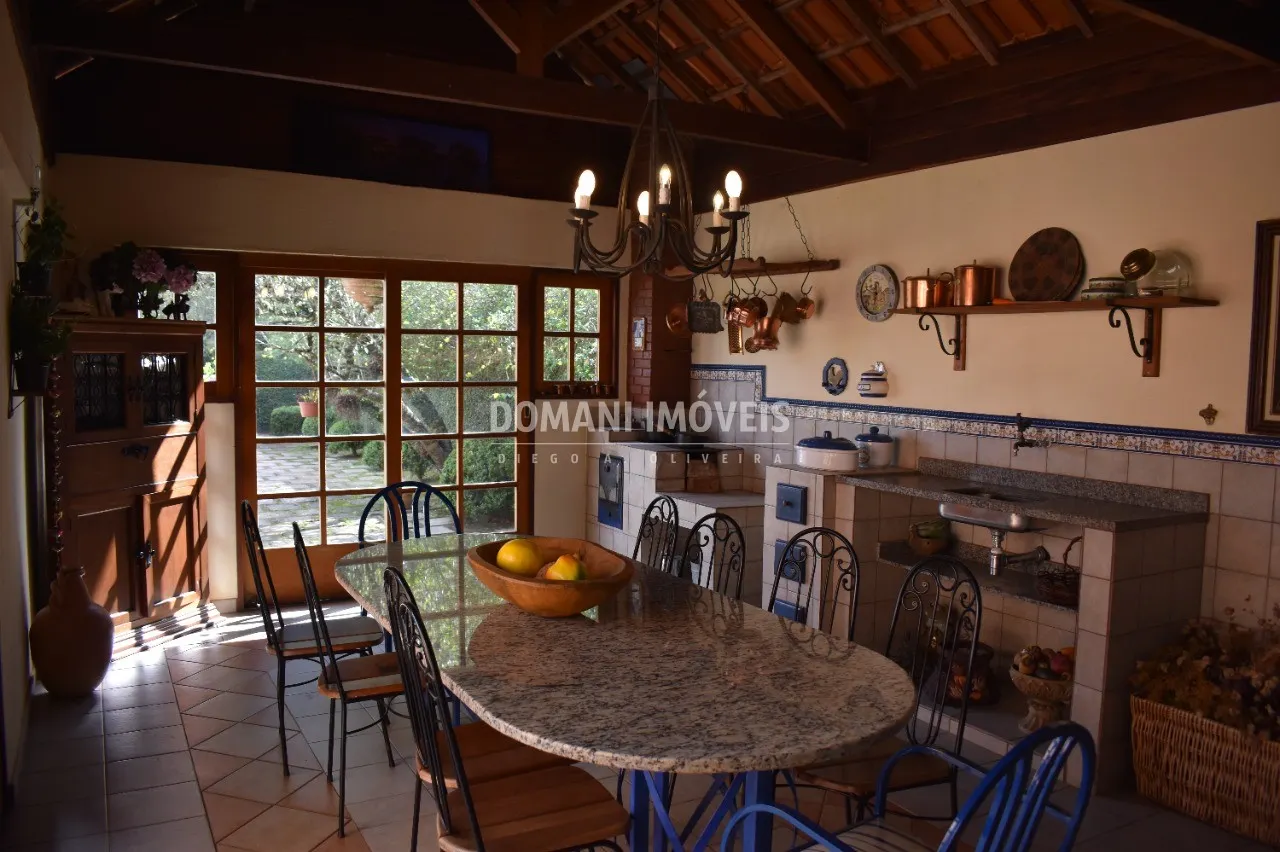 Casa à venda de 1.460 m² em Campos do Jordão, SP, Brasil
