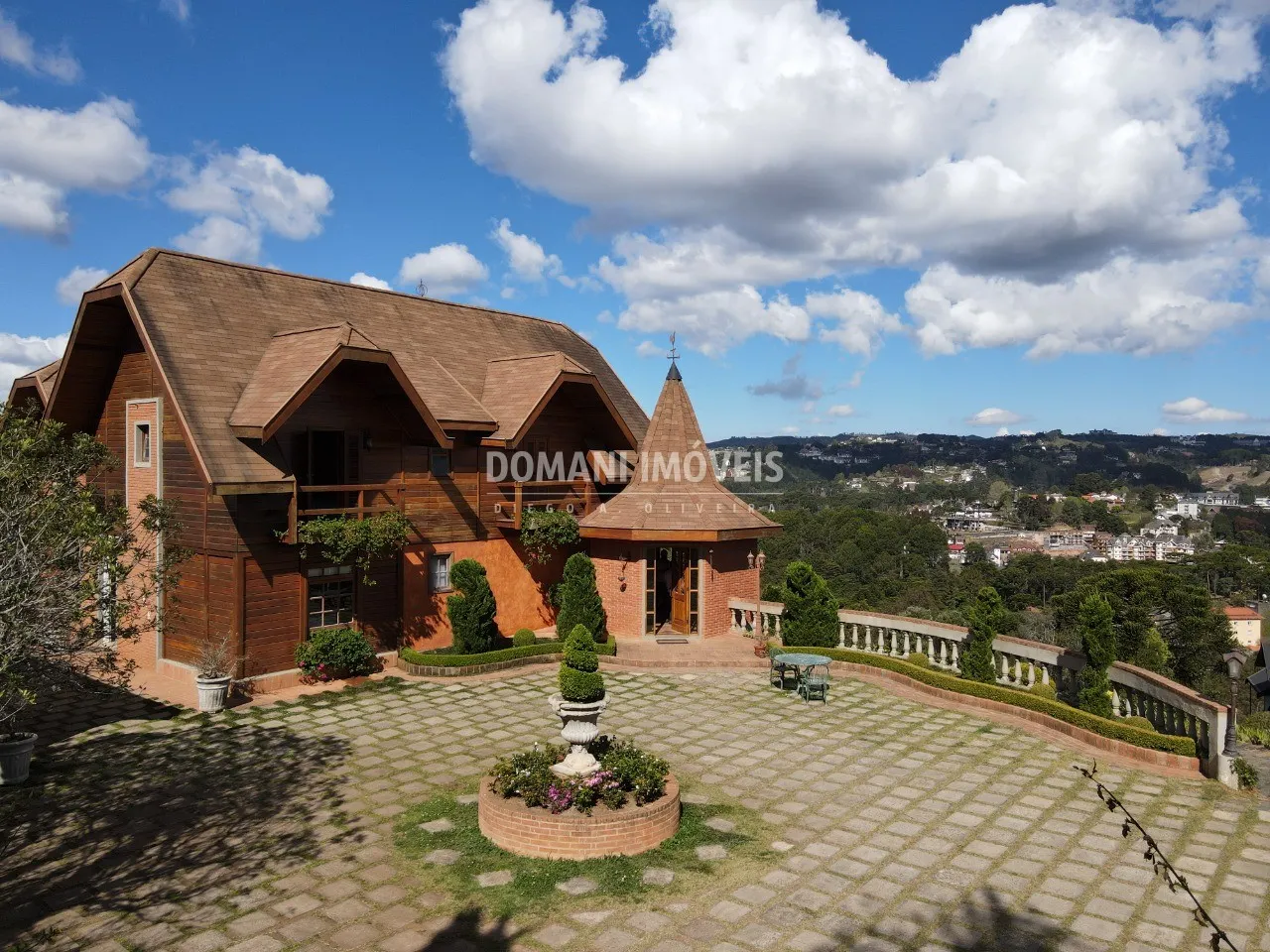 Casa à venda de 1.460 m² em Campos do Jordão, SP, Brasil