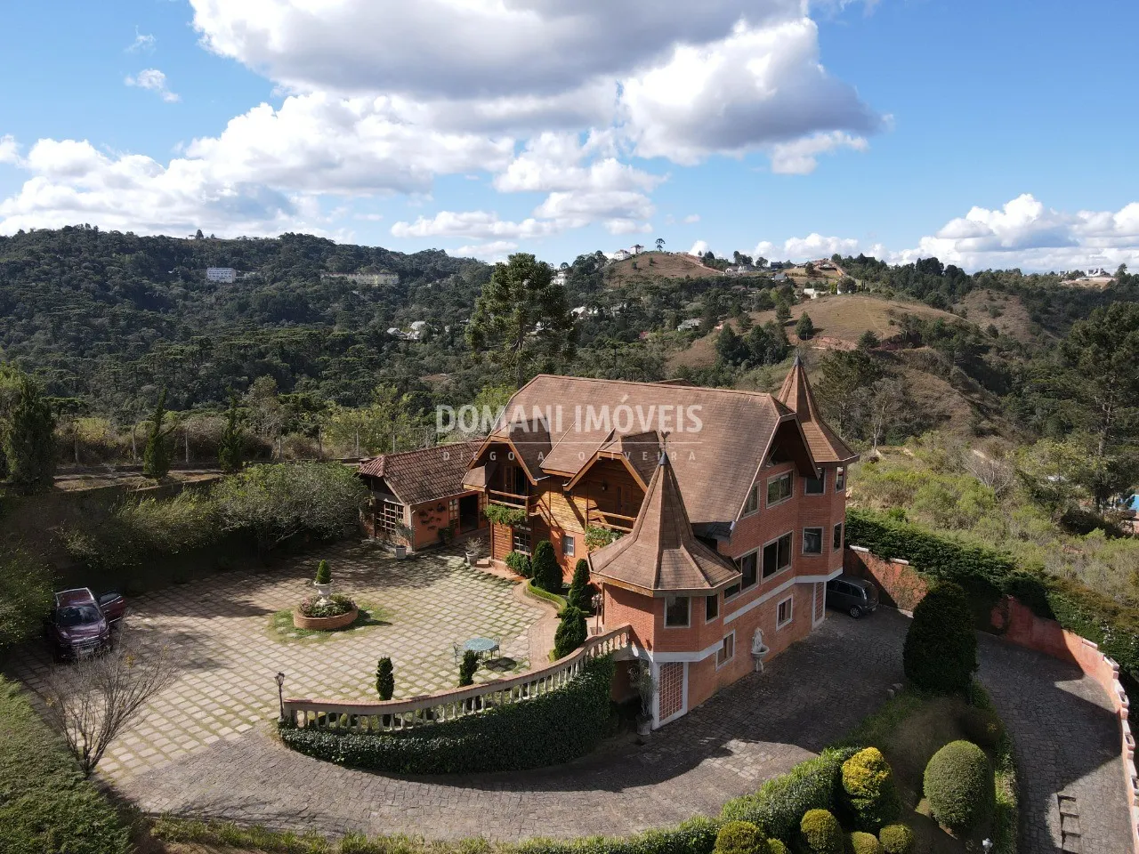 Casa à venda de 1.460 m² em Campos do Jordão, SP, Brasil