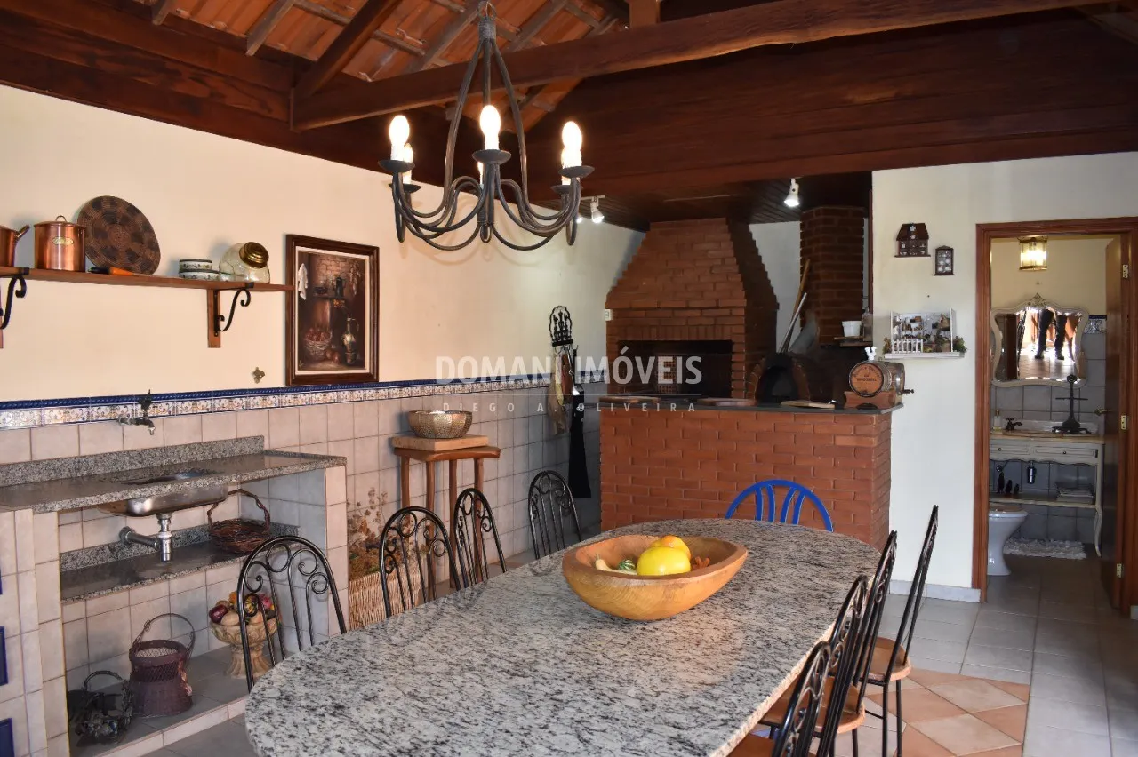 Casa à venda de 1.460 m² em Campos do Jordão, SP, Brasil