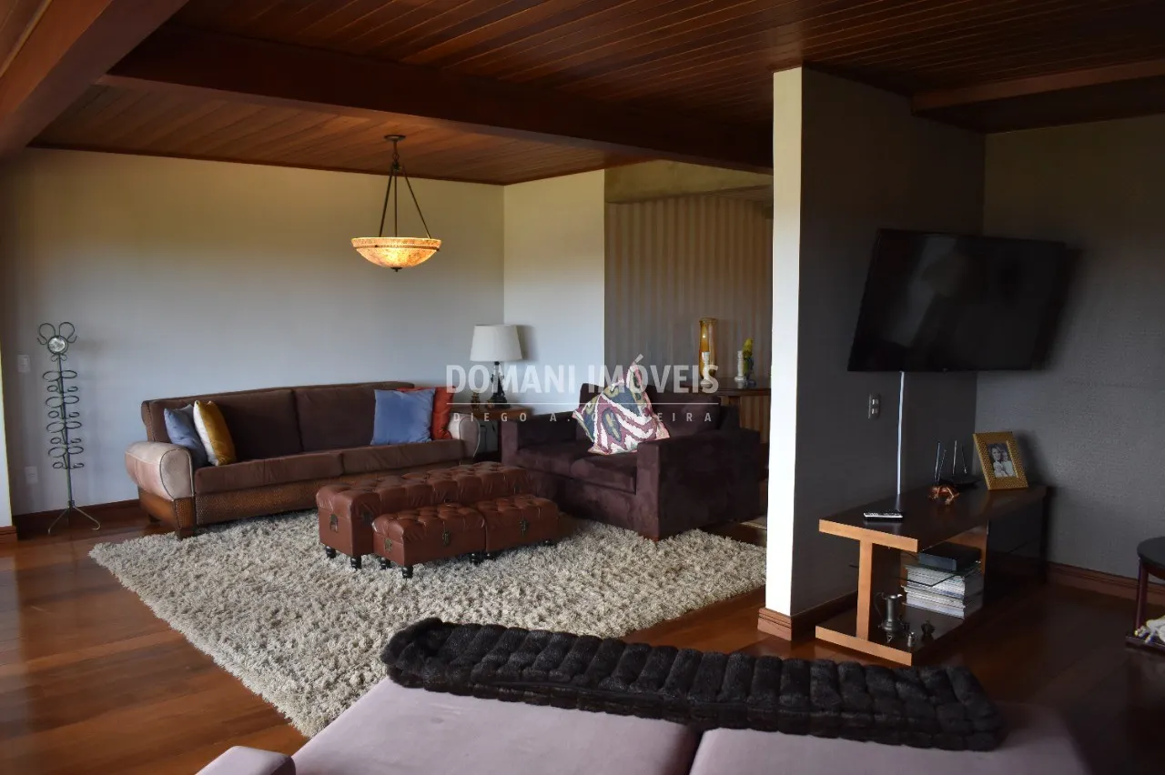Casa à venda de 1.460 m² em Campos do Jordão, SP, Brasil