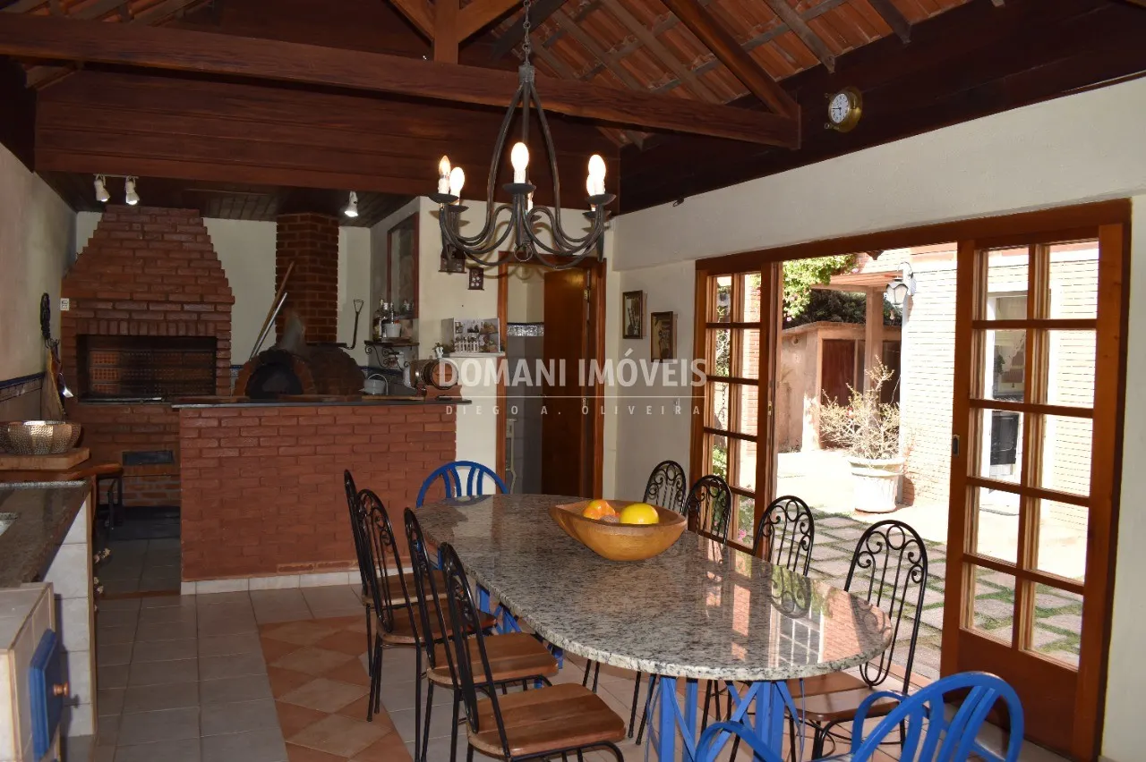 Casa à venda de 1.460 m² em Campos do Jordão, SP, Brasil