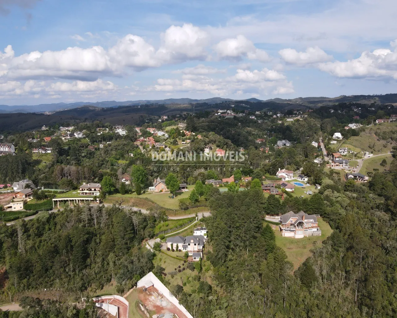 Terreno à venda de 2.880 m² em Campos do Jordão, SP, Brasil