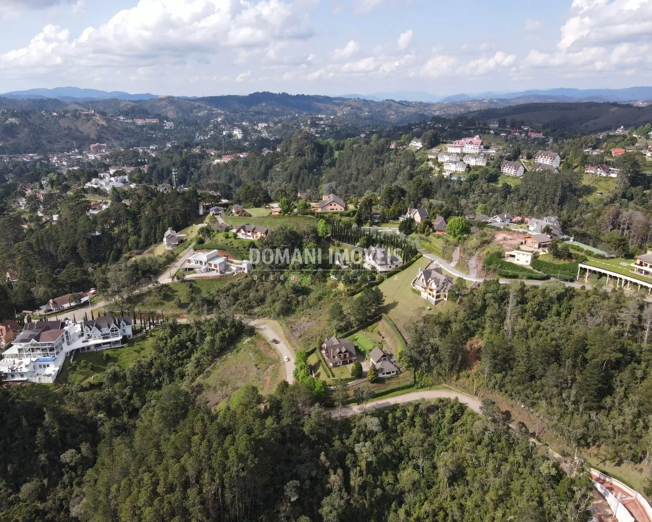 Terreno à venda de 2.880 m² em Campos do Jordão, SP, Brasil