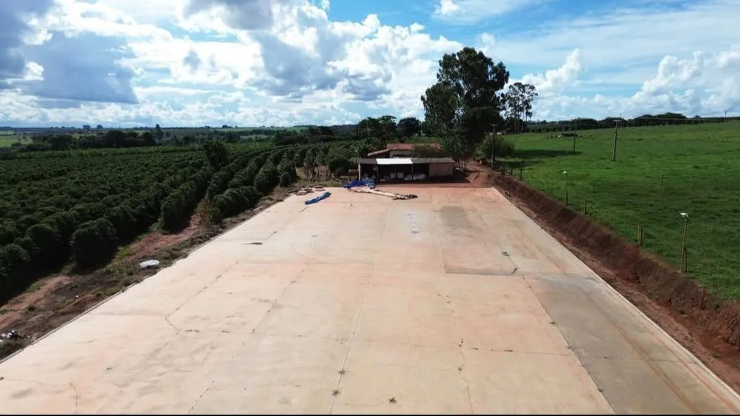 Fazenda à venda de 19 ha em Araguari, MG, Brasil