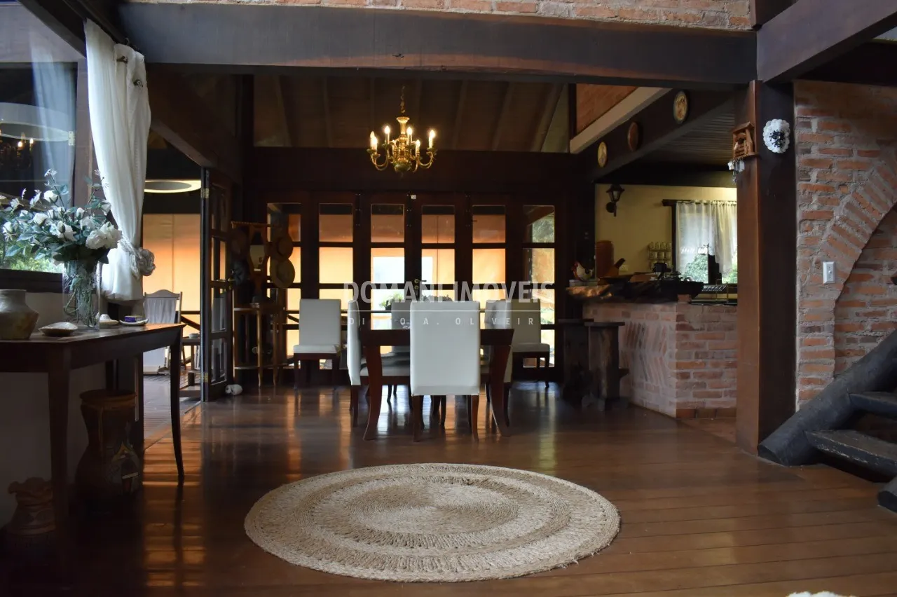 Casa à venda de 5.100 m² em Campos do Jordão, SP, Brasil