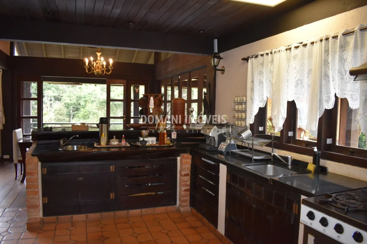 Casa à venda de 5.100 m² em Campos do Jordão, SP, Brasil