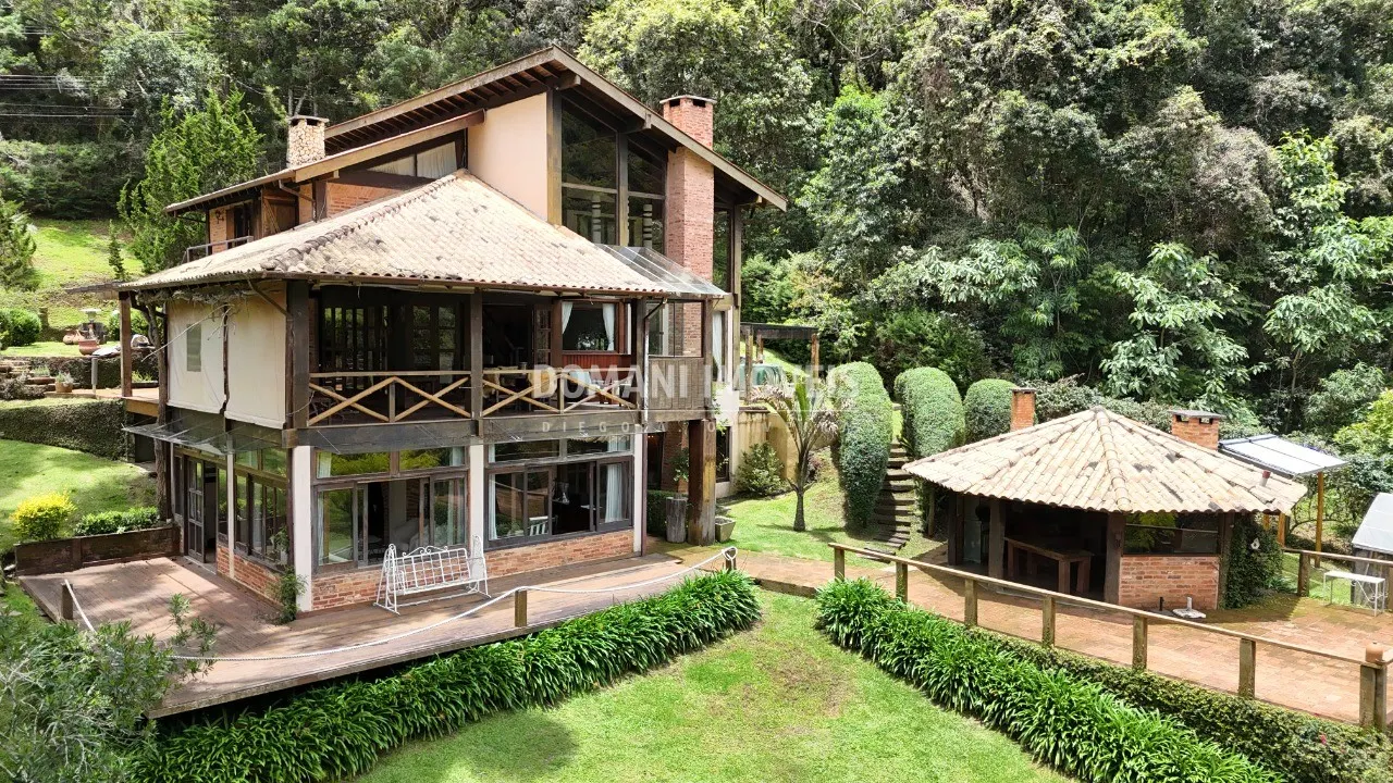 Casa à venda de 5.100 m² em Campos do Jordão, SP, Brasil