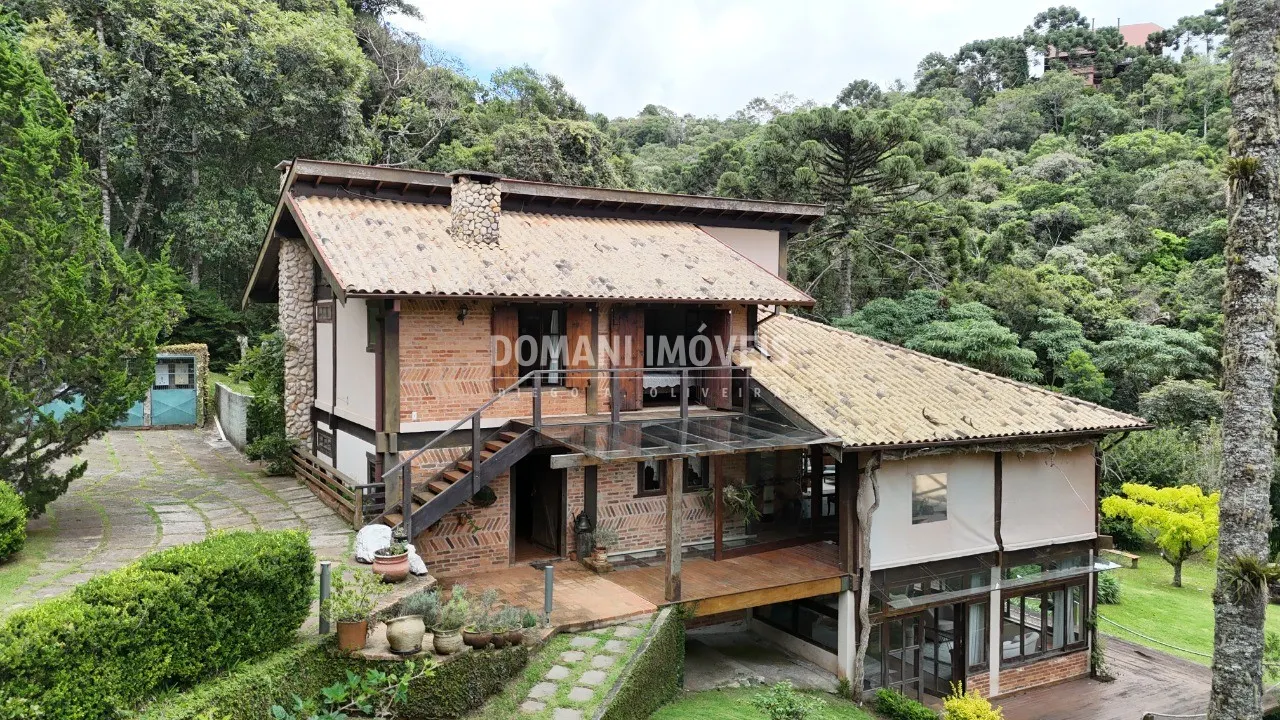 Casa à venda de 5.100 m² em Campos do Jordão, SP, Brasil