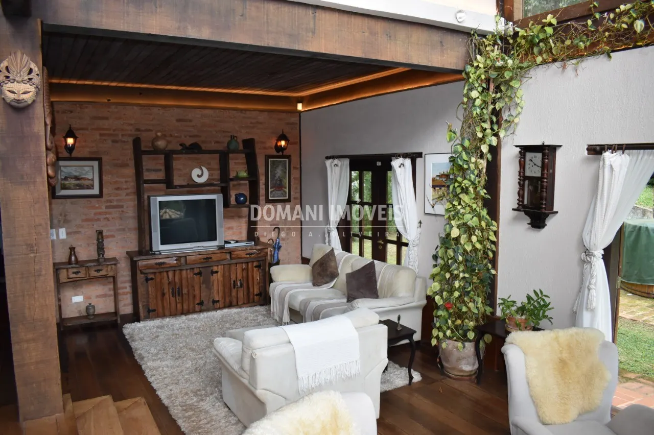 Casa à venda de 5.100 m² em Campos do Jordão, SP, Brasil