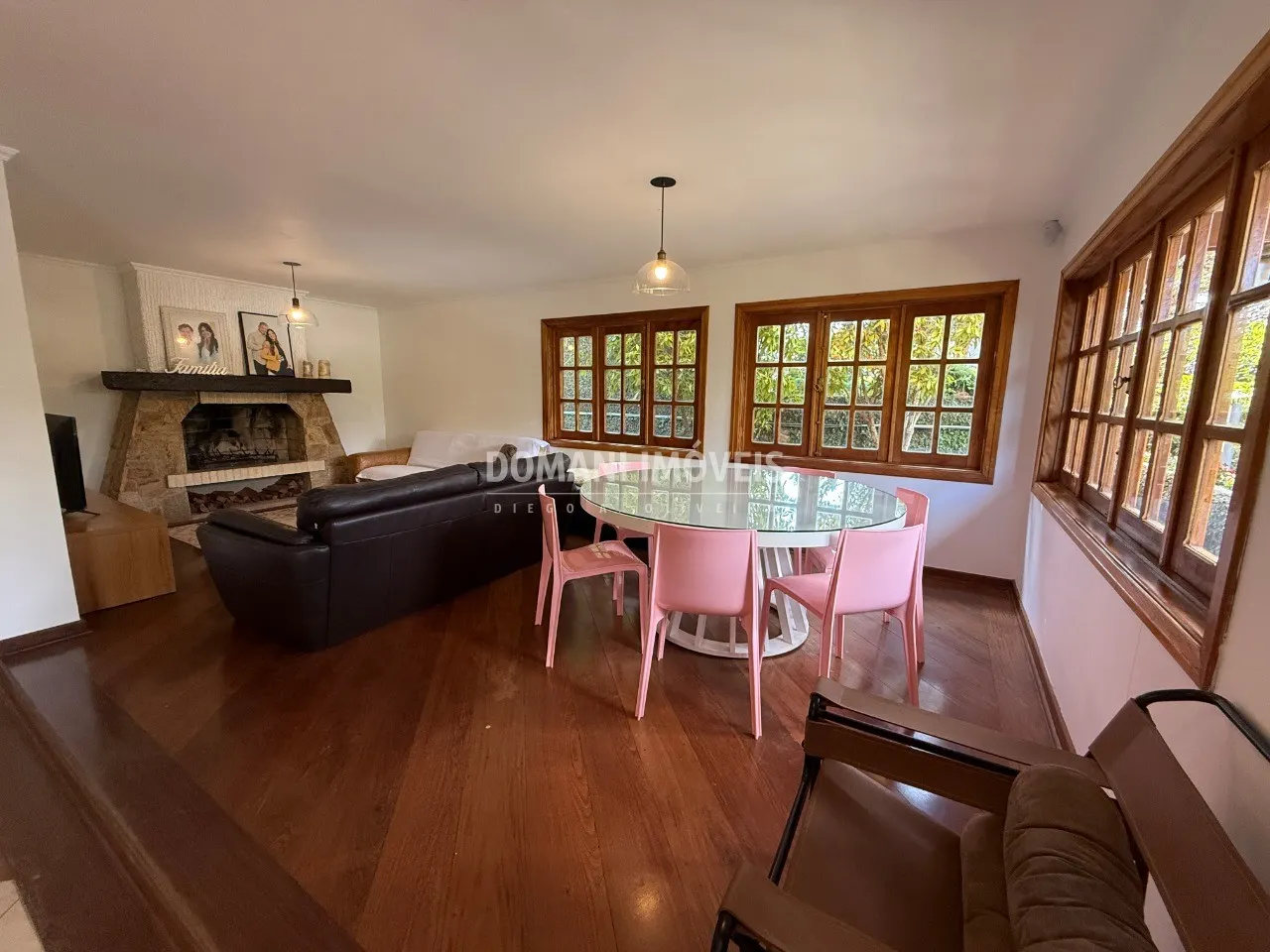 Casa à venda de 3.070 m² em Campos do Jordão, SP, Brasil