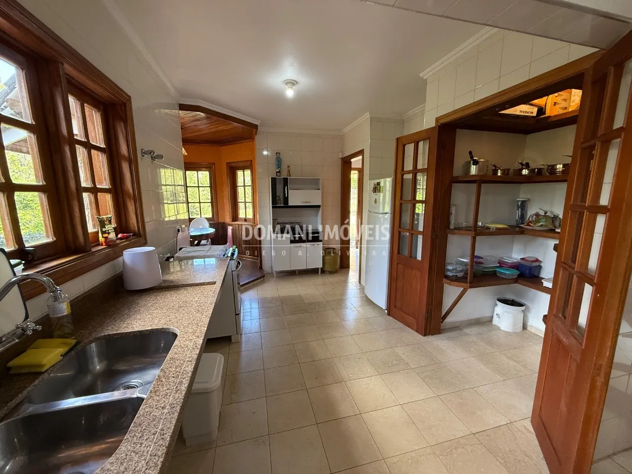 Casa à venda de 3.070 m² em Campos do Jordão, SP, Brasil