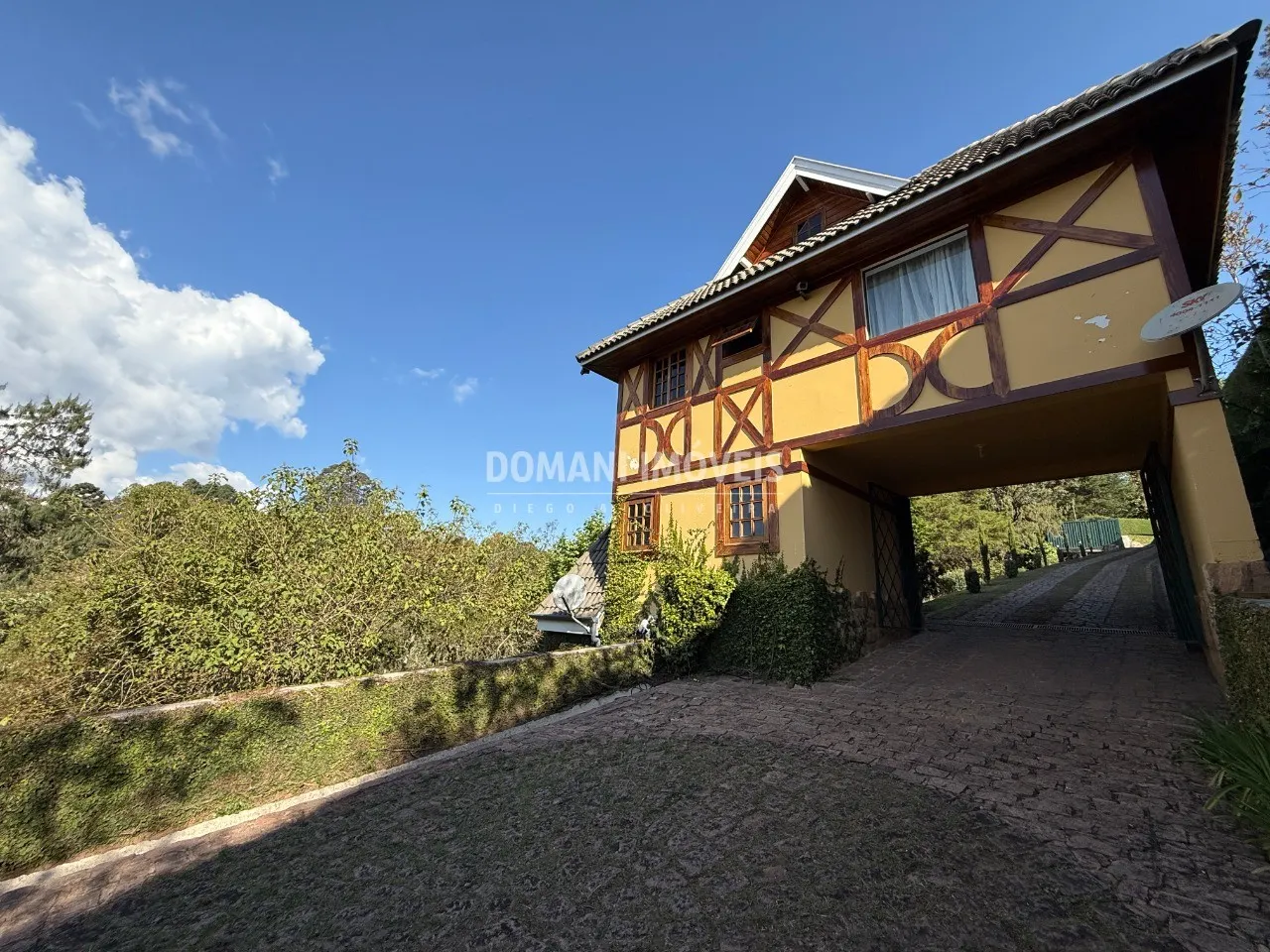 Casa à venda de 3.070 m² em Campos do Jordão, SP, Brasil