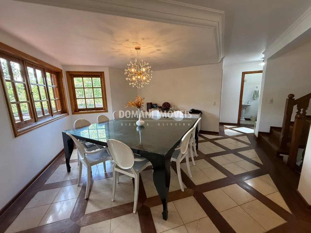 Casa à venda de 3.070 m² em Campos do Jordão, SP, Brasil