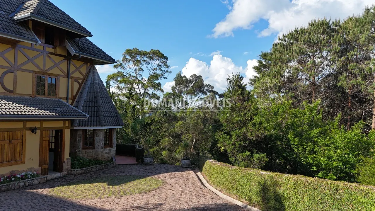 Casa à venda de 3.070 m² em Campos do Jordão, SP, Brasil