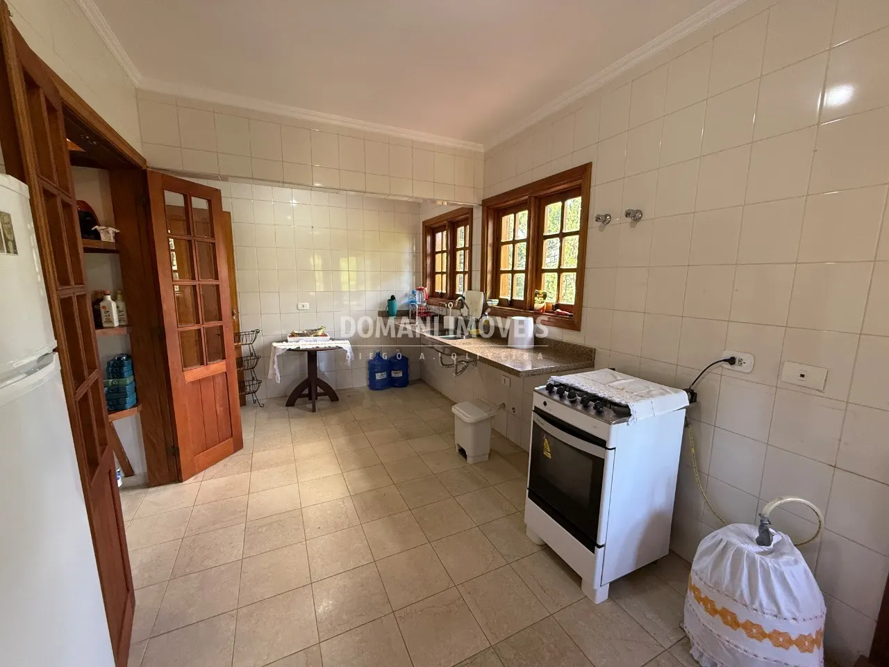 Casa à venda de 3.070 m² em Campos do Jordão, SP, Brasil