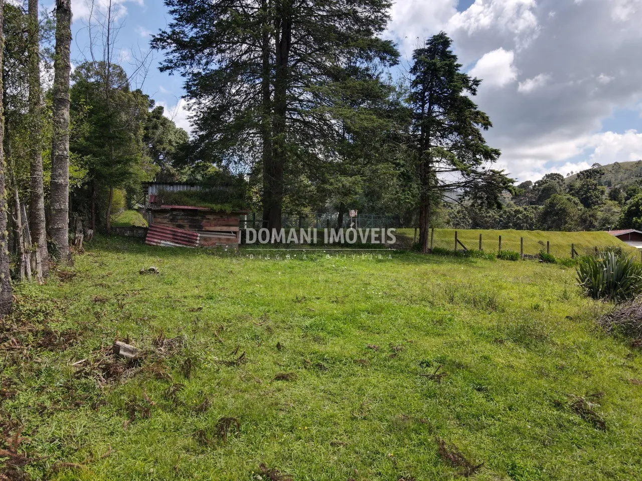 Terreno à venda de 1.330 m² em Campos do Jordão, SP, Brasil