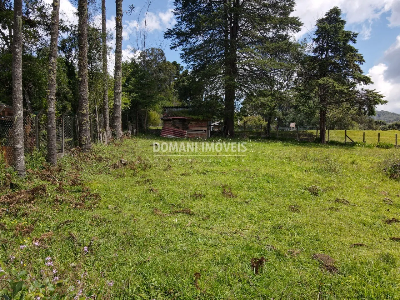 Terreno à venda de 1.330 m² em Campos do Jordão, SP, Brasil
