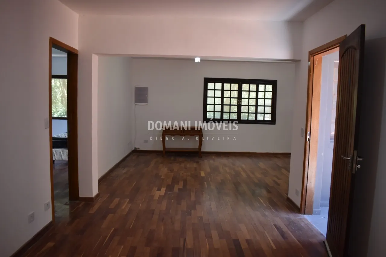 Casa à venda de 5.776 m² em Santo Antônio do Pinhal, SP, Brasil