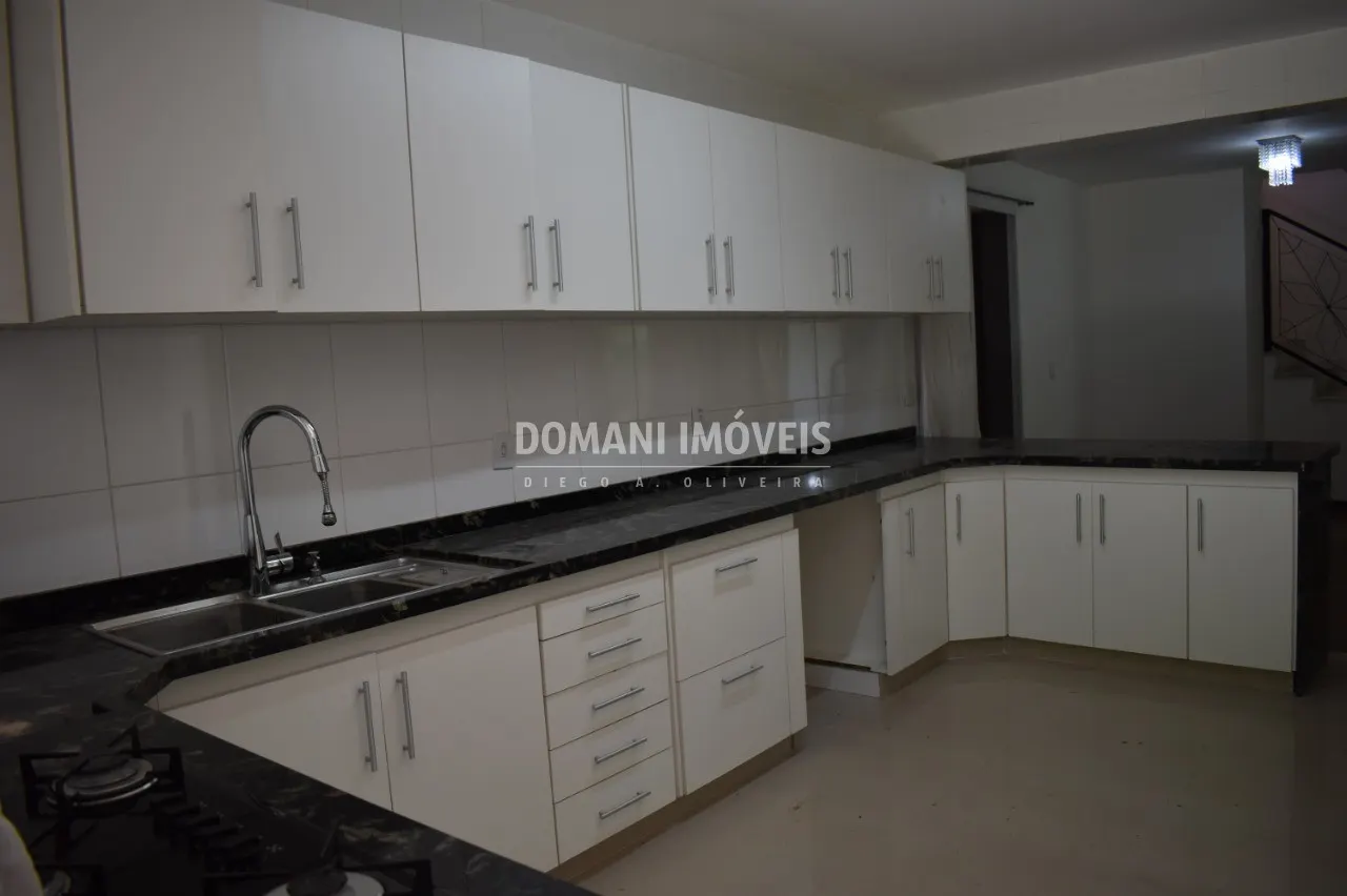 Casa à venda de 5.776 m² em Santo Antônio do Pinhal, SP, Brasil