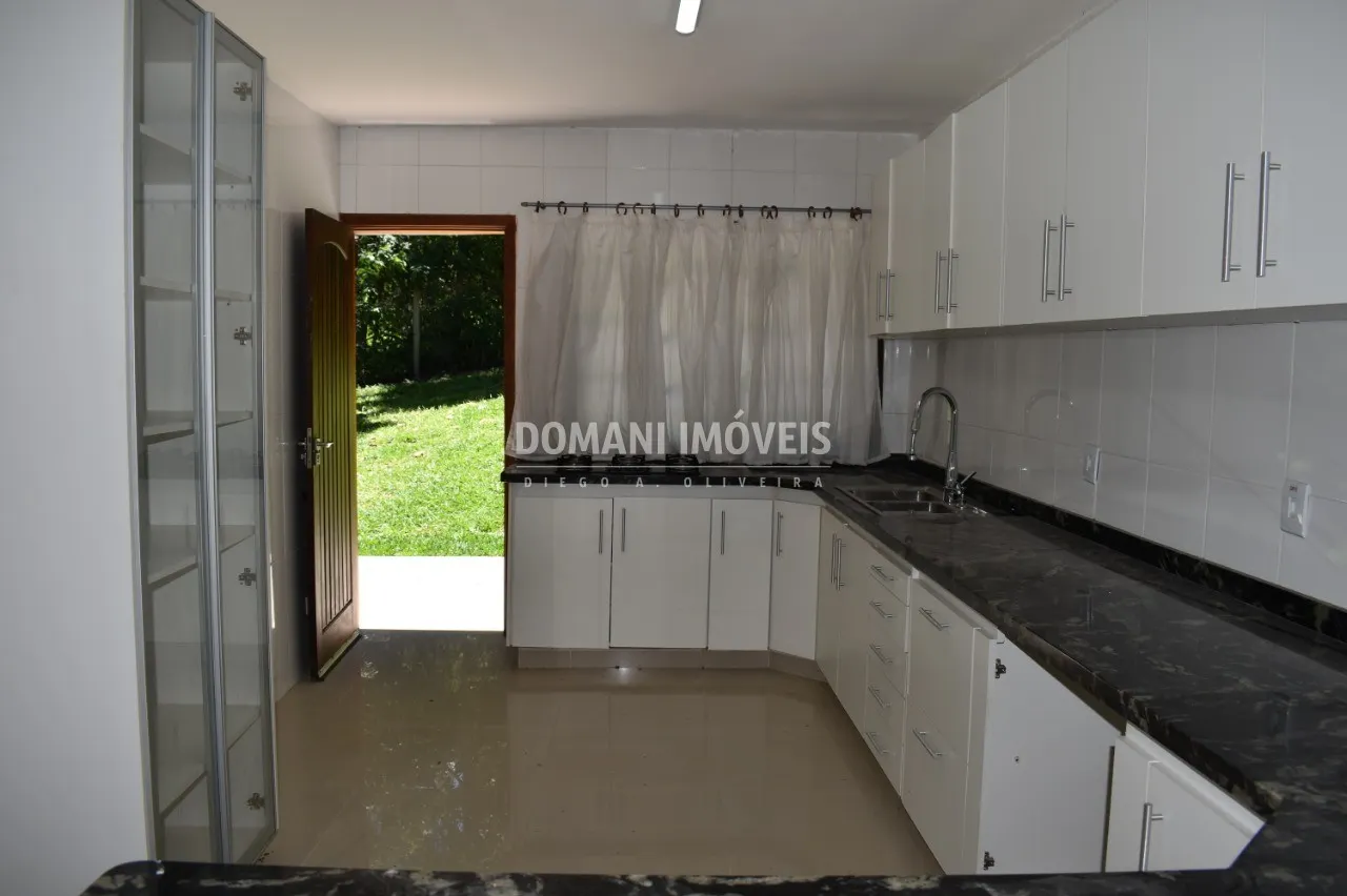 Casa à venda de 5.776 m² em Santo Antônio do Pinhal, SP, Brasil