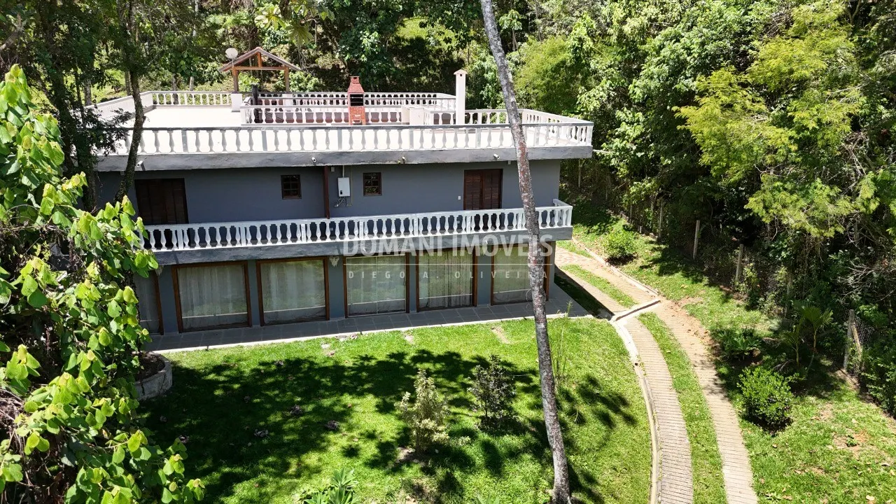 Casa à venda de 5.776 m² em Santo Antônio do Pinhal, SP, Brasil