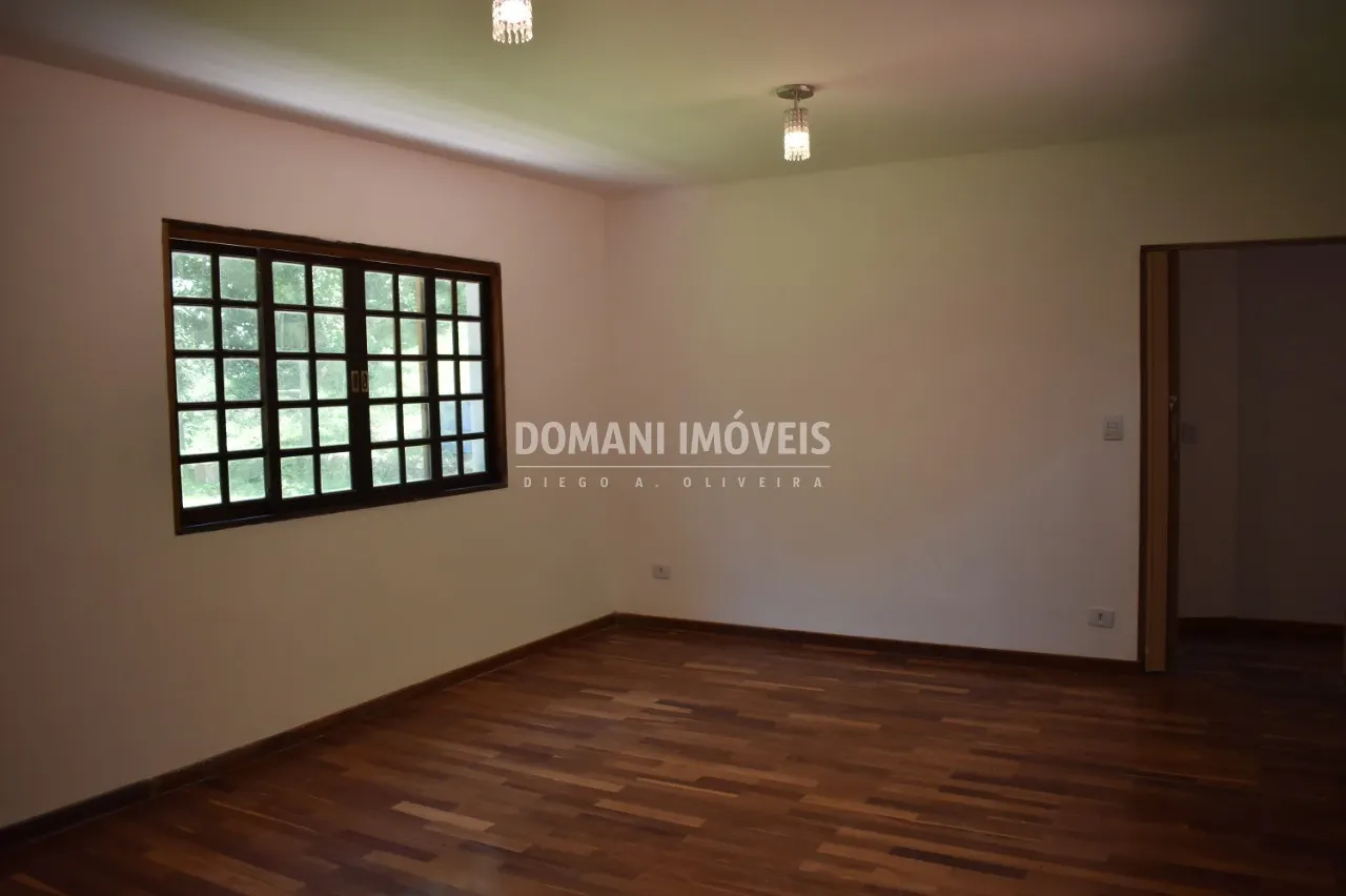Casa à venda de 5.776 m² em Santo Antônio do Pinhal, SP, Brasil