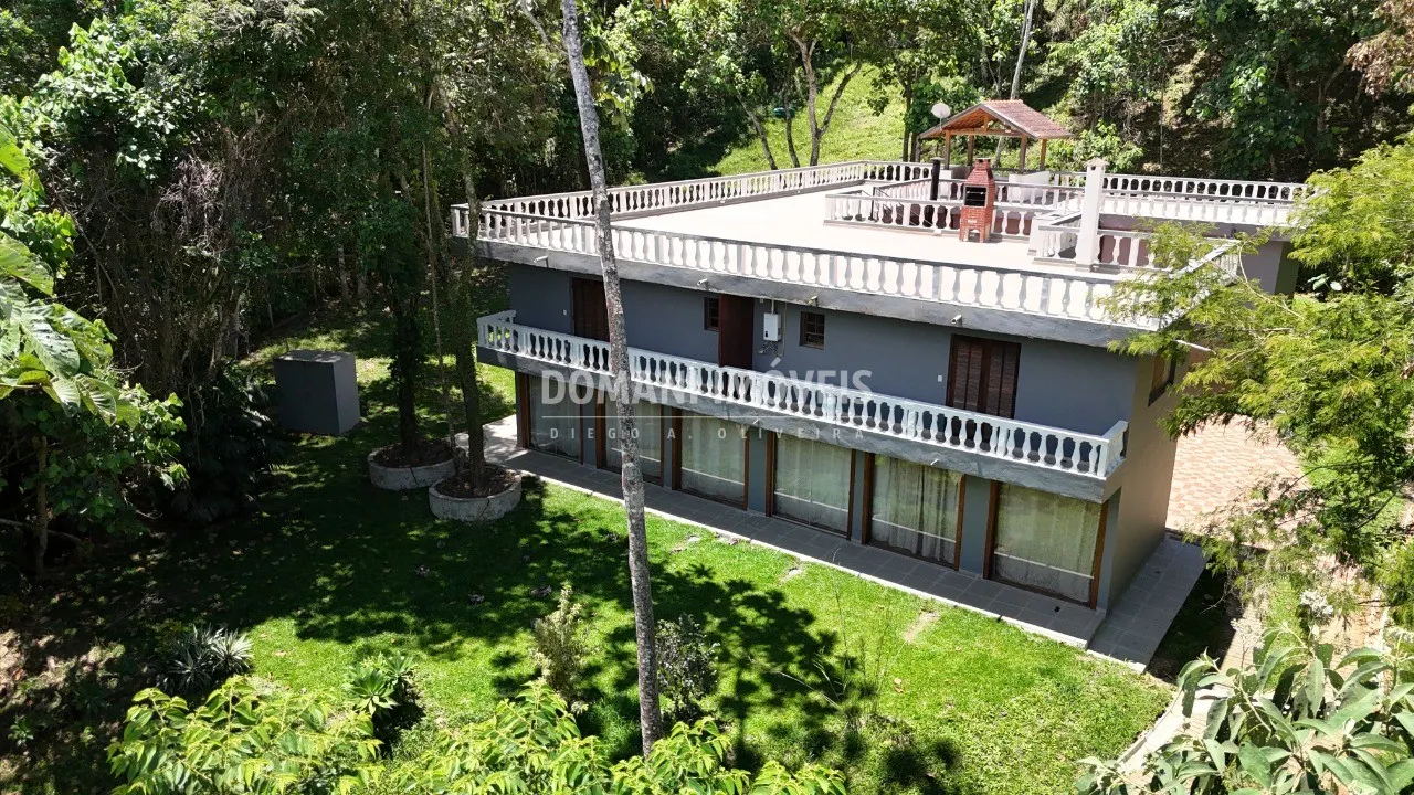 Casa à venda de 5.776 m² em Santo Antônio do Pinhal, SP, Brasil