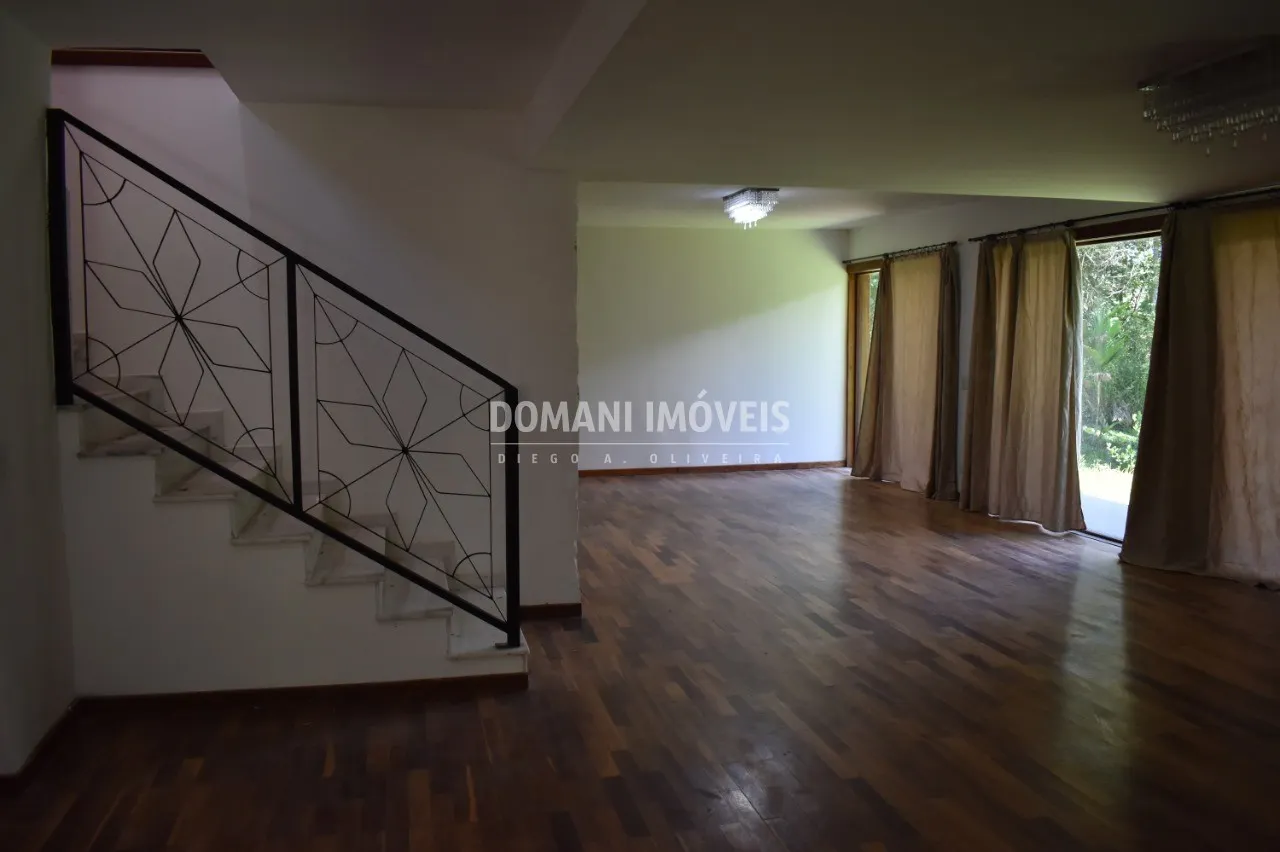 Casa à venda de 5.776 m² em Santo Antônio do Pinhal, SP, Brasil