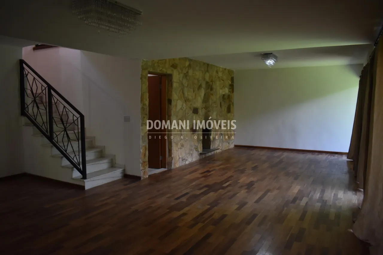 Casa à venda de 5.776 m² em Santo Antônio do Pinhal, SP, Brasil