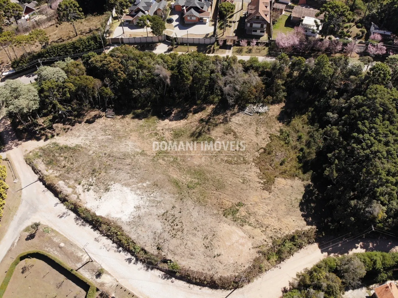 Terreno à venda de 9.600 m² em Campos do Jordão, SP, Brasil