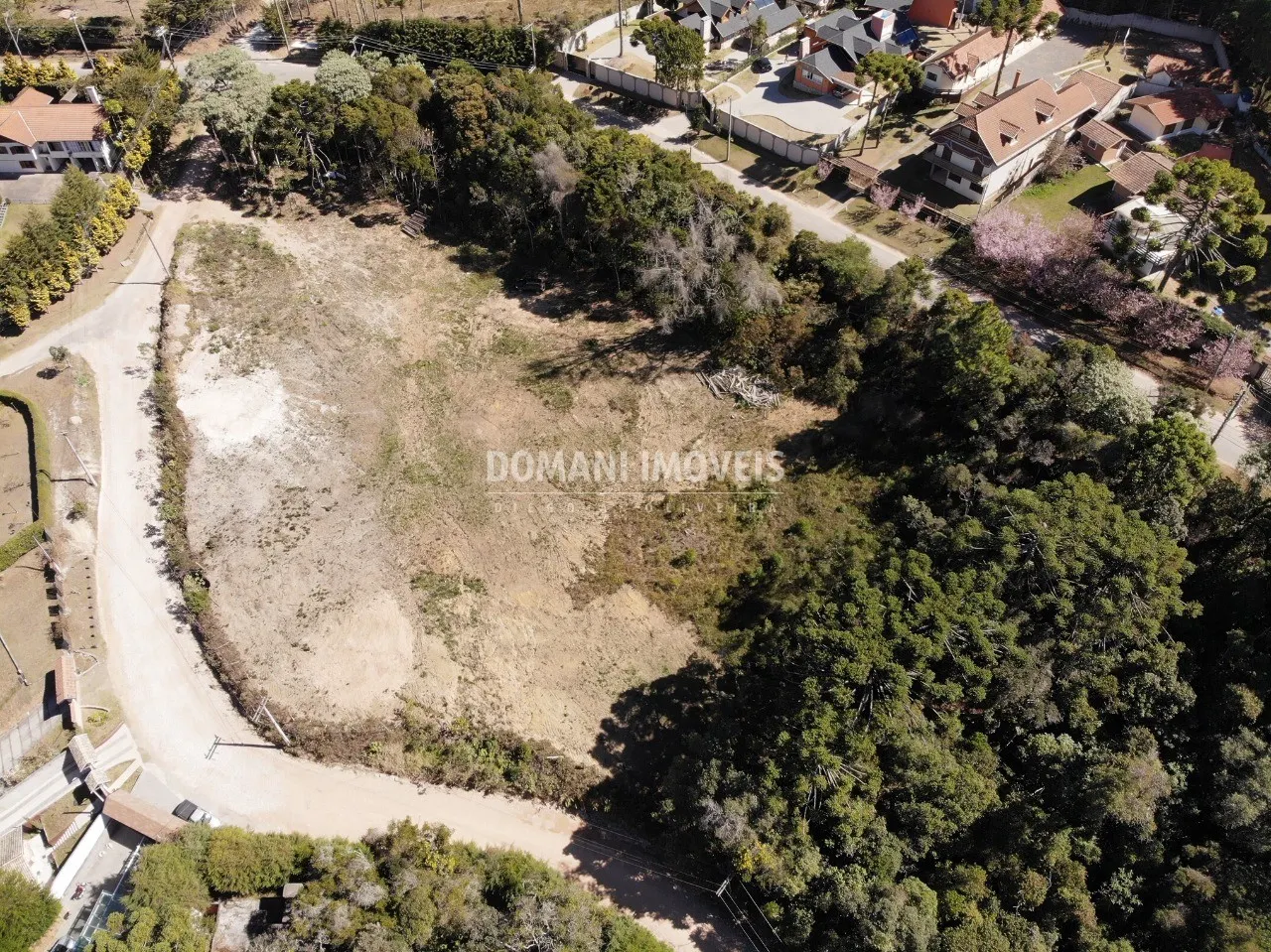 Terreno à venda de 9.600 m² em Campos do Jordão, SP, Brasil