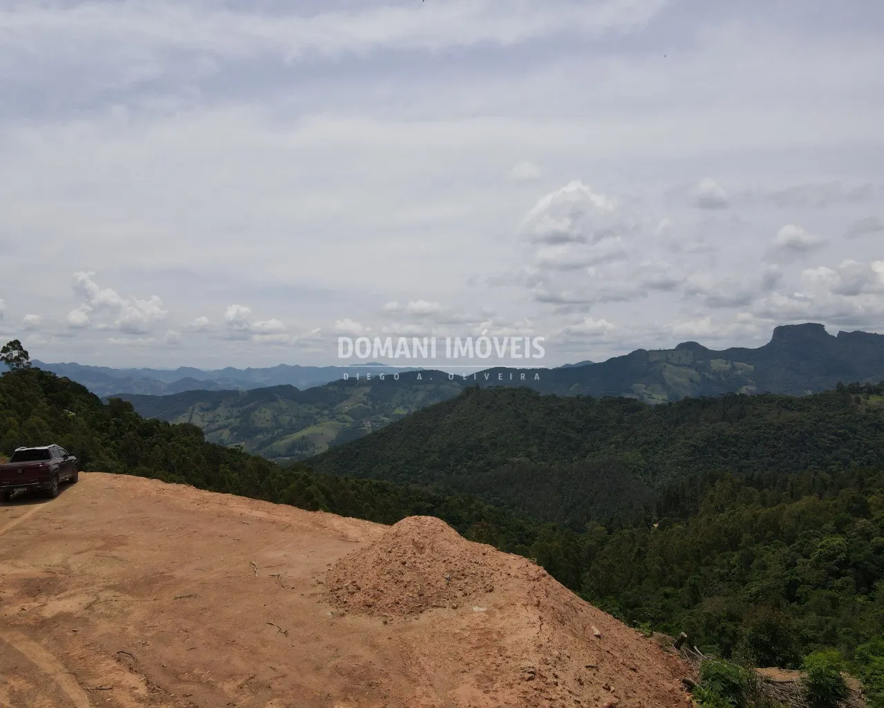 Terreno à venda de 2.430 m² em Campos do Jordão, SP, Brasil